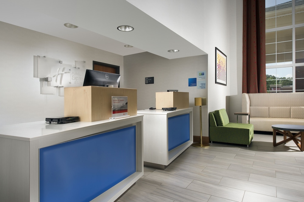 HOLIDAY INN EXPRESS & SUITES CHARLOTTESVILLE - RUCKERSVILLE 6/54