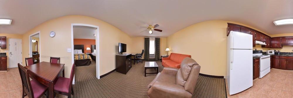 Douglas Inn And Suites 24/41