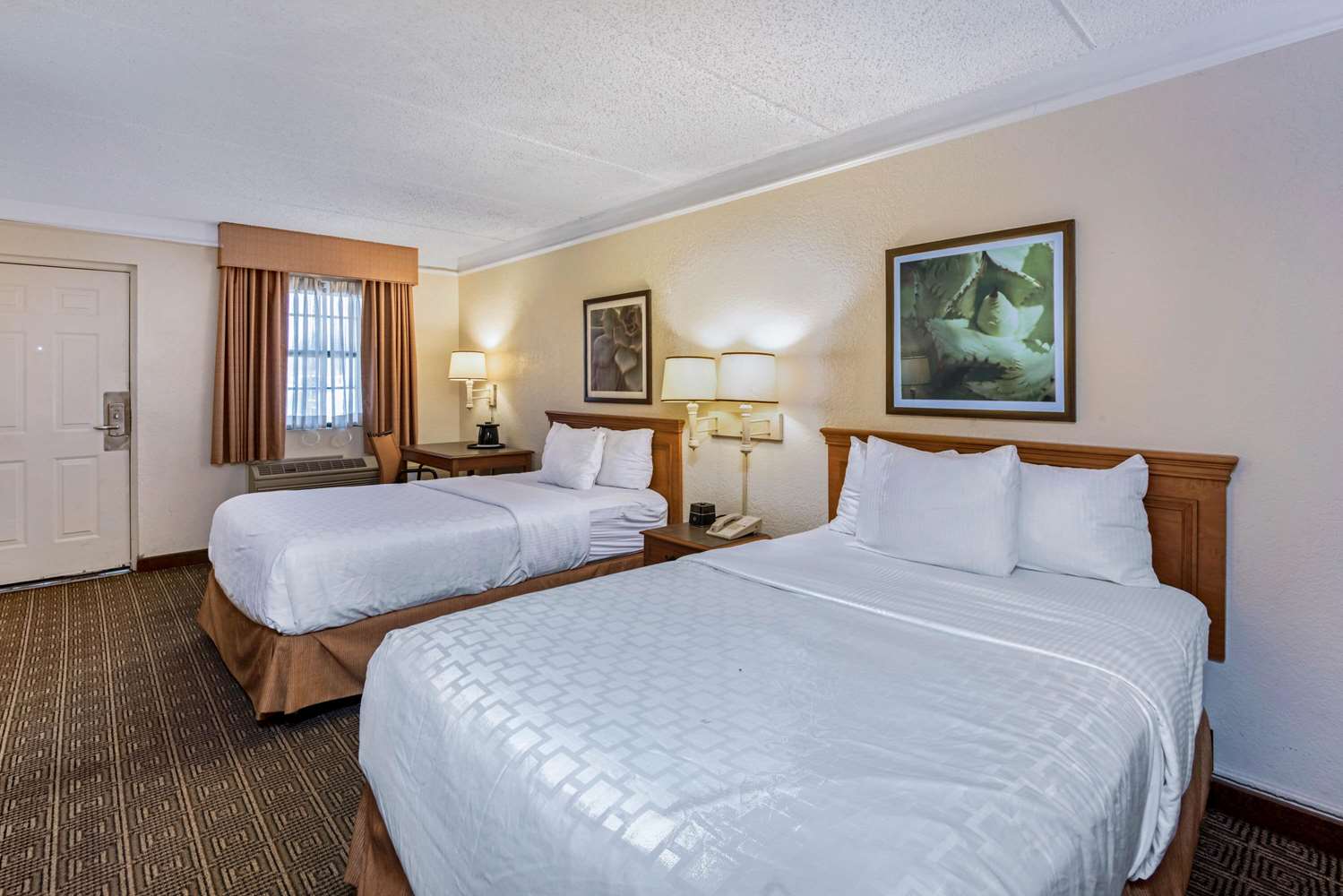 La Quinta Inn San Antonio I 35 N At Rittiman Road 10/46