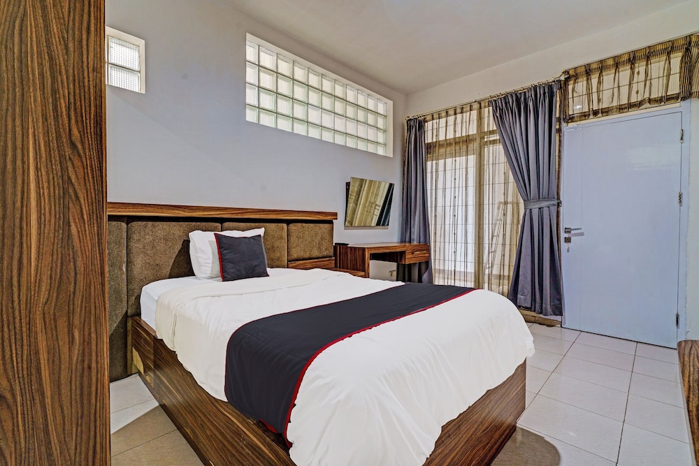 Super OYO Collection O 92277 Setra Priangan Guest House 20/39