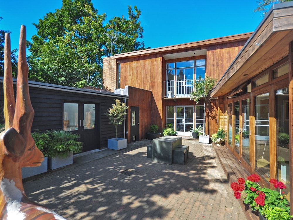 Cedar House At The Old Fire Station 42/48