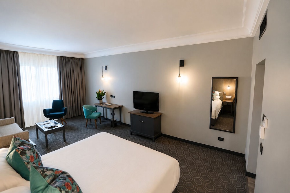 Fiesta Royale Hotel 15/50