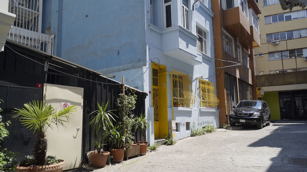 Windrose Hostel 37/47