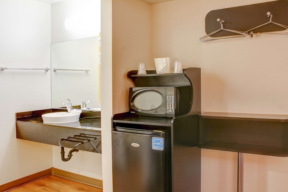 Motel6 Bishop, CA 19/33