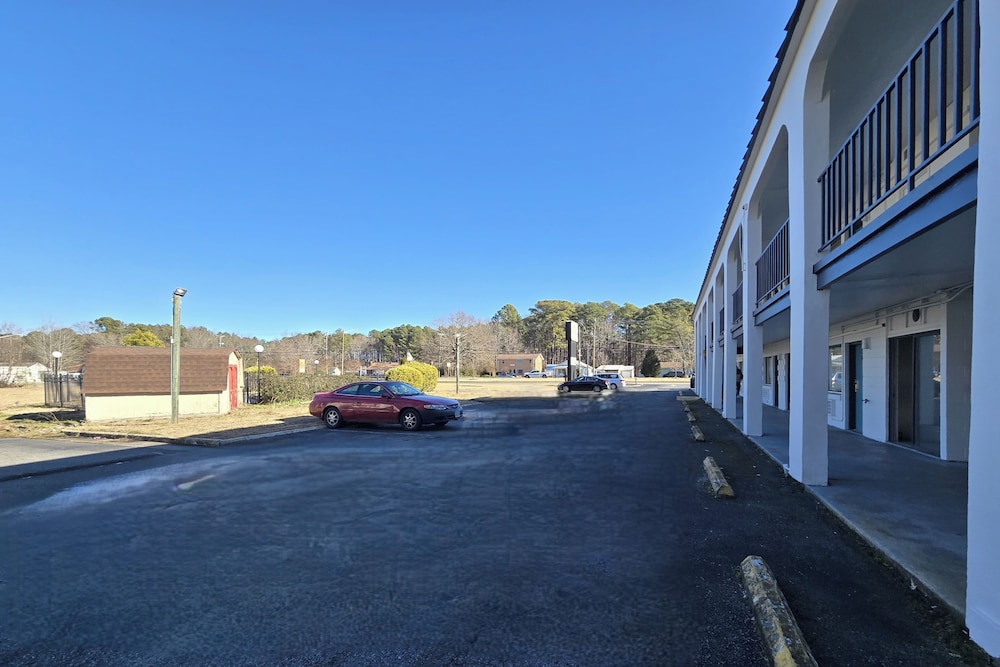 Sunrise Inn By OYO Newport News US-60 41/53