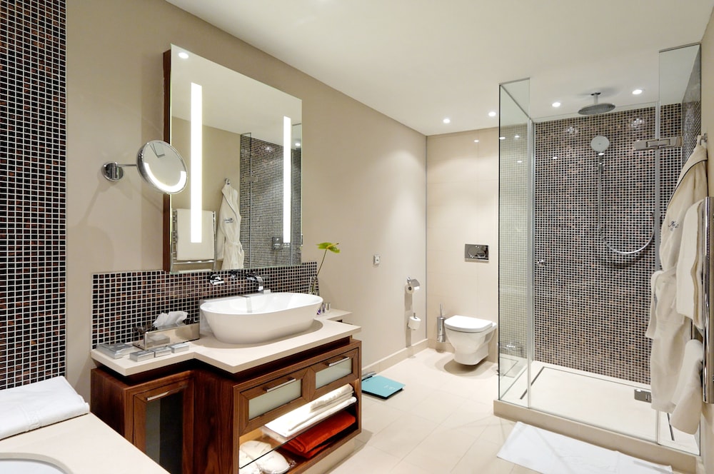 1 BEDROOM, DUPLEX, SUITE, KITCHENETTE