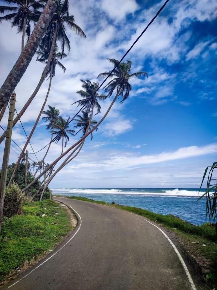 Nil Diya Beach 38/49