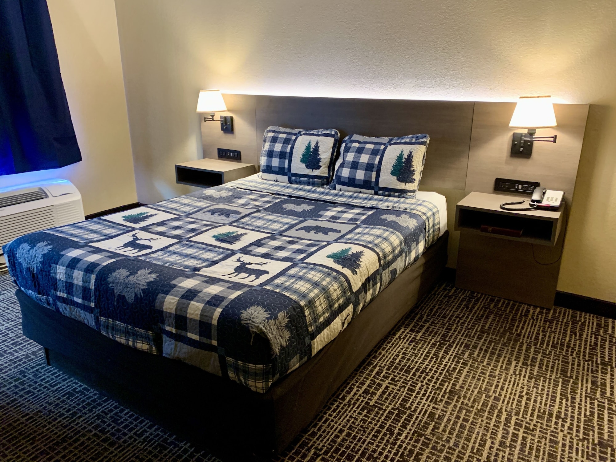 STANDARD, QUEEN BED