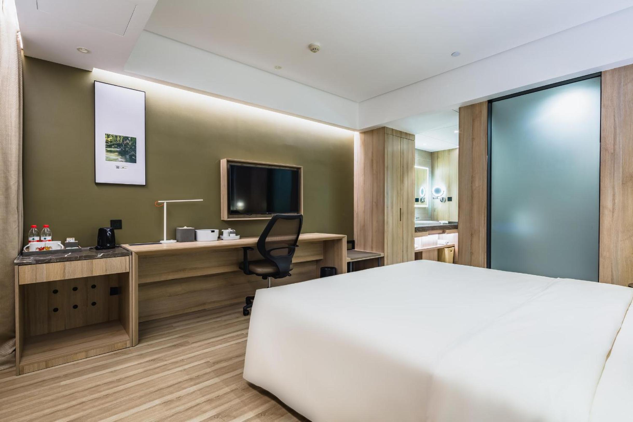 Elegant, King Bed