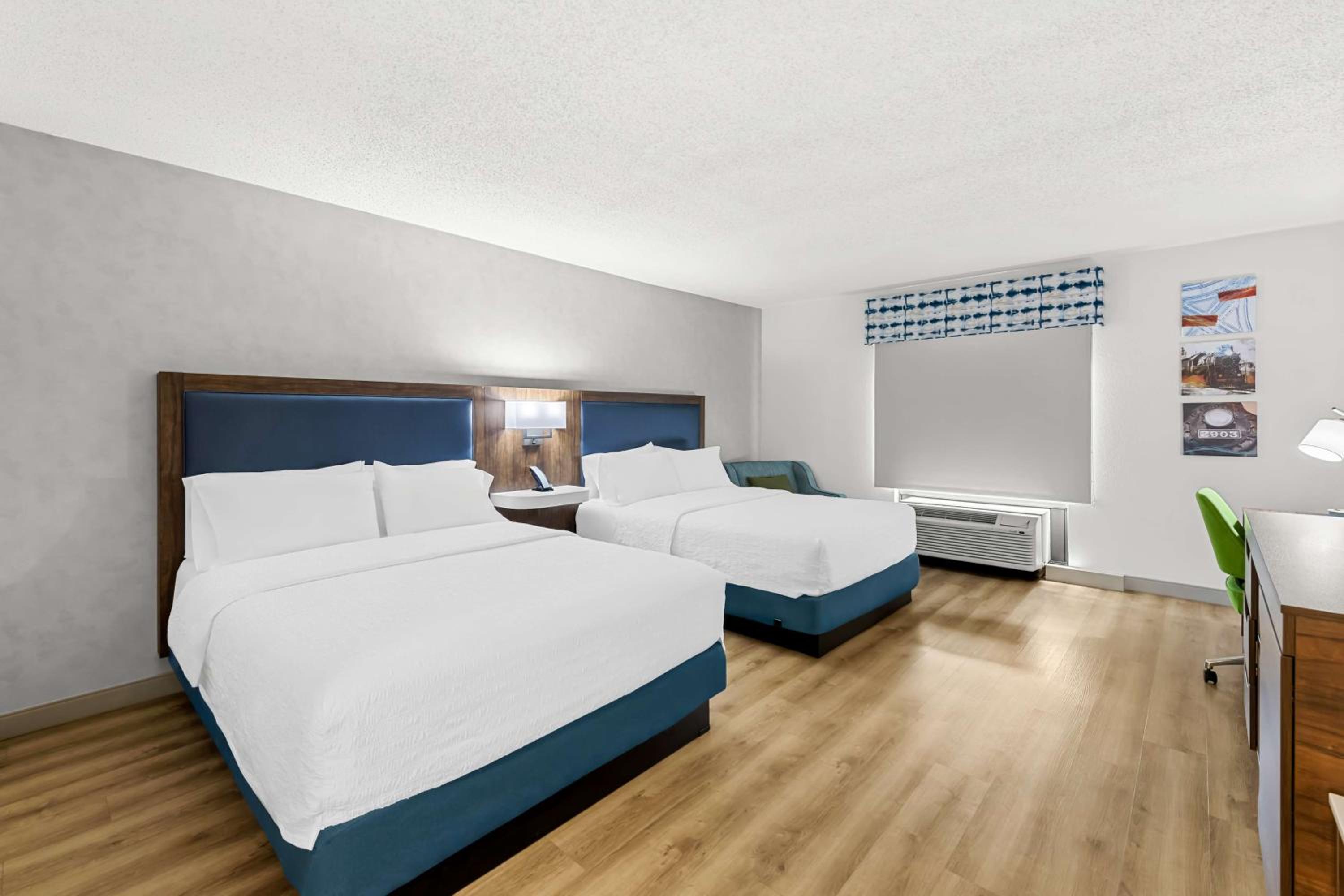 Room, King Bed, 2 Queen Beds
