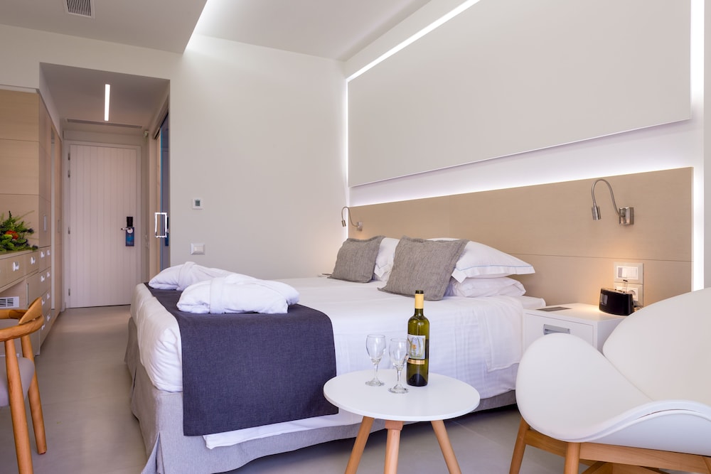Neptune Luxury Resort 44/78