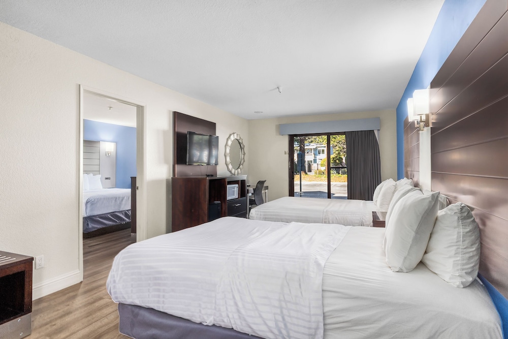2 BEDROOMS, FAMILY SUITE