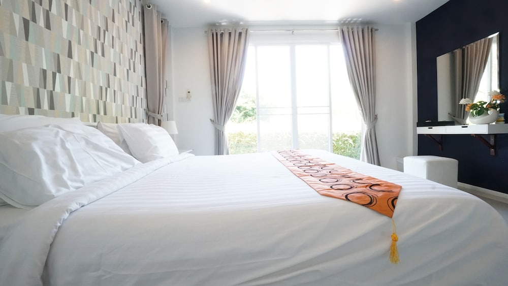 Nariya Bayfront Phuket 25/50