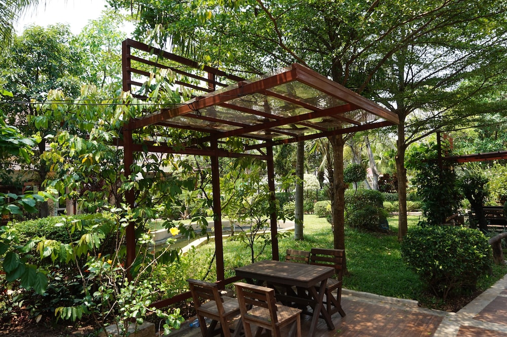 Tonwa Resort Hotel 48/55