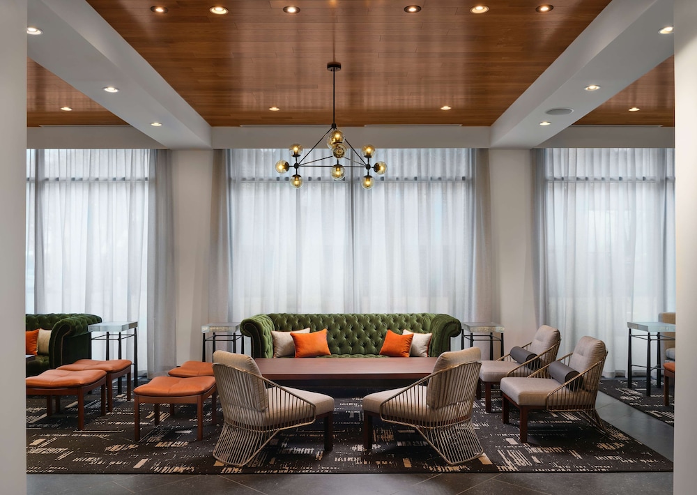 The Landing At Hampton Marina Tapestry Collection By Hilton 18/48