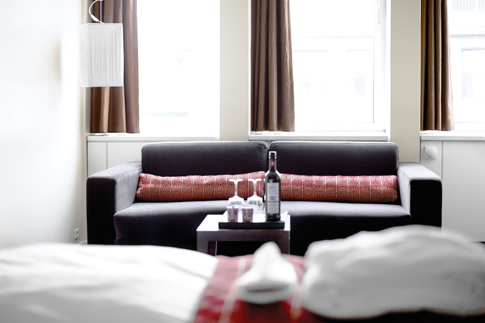 Square Hotel 32/43