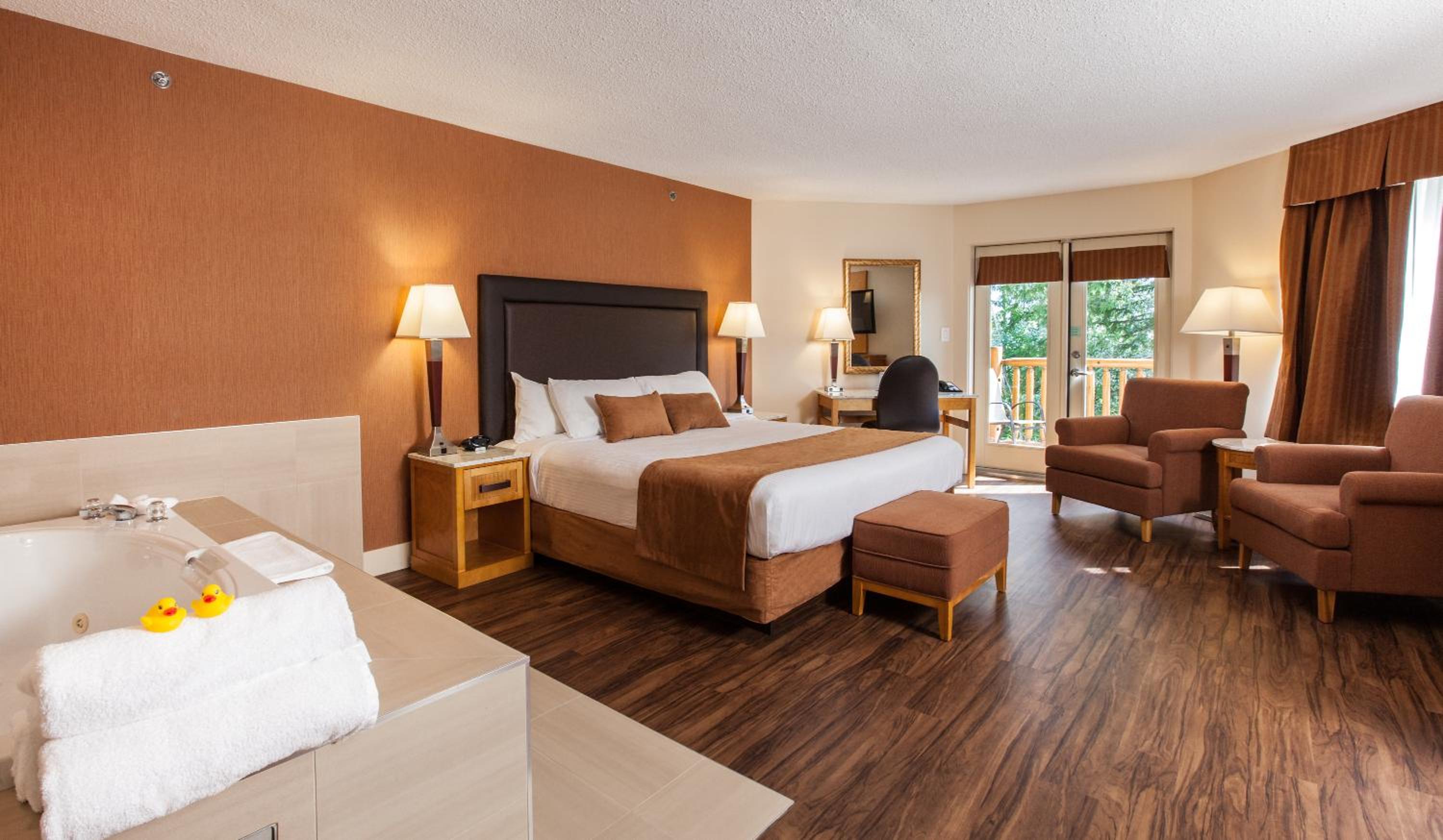 Coast, Premium, Suite, King Bed, Jetted Tub