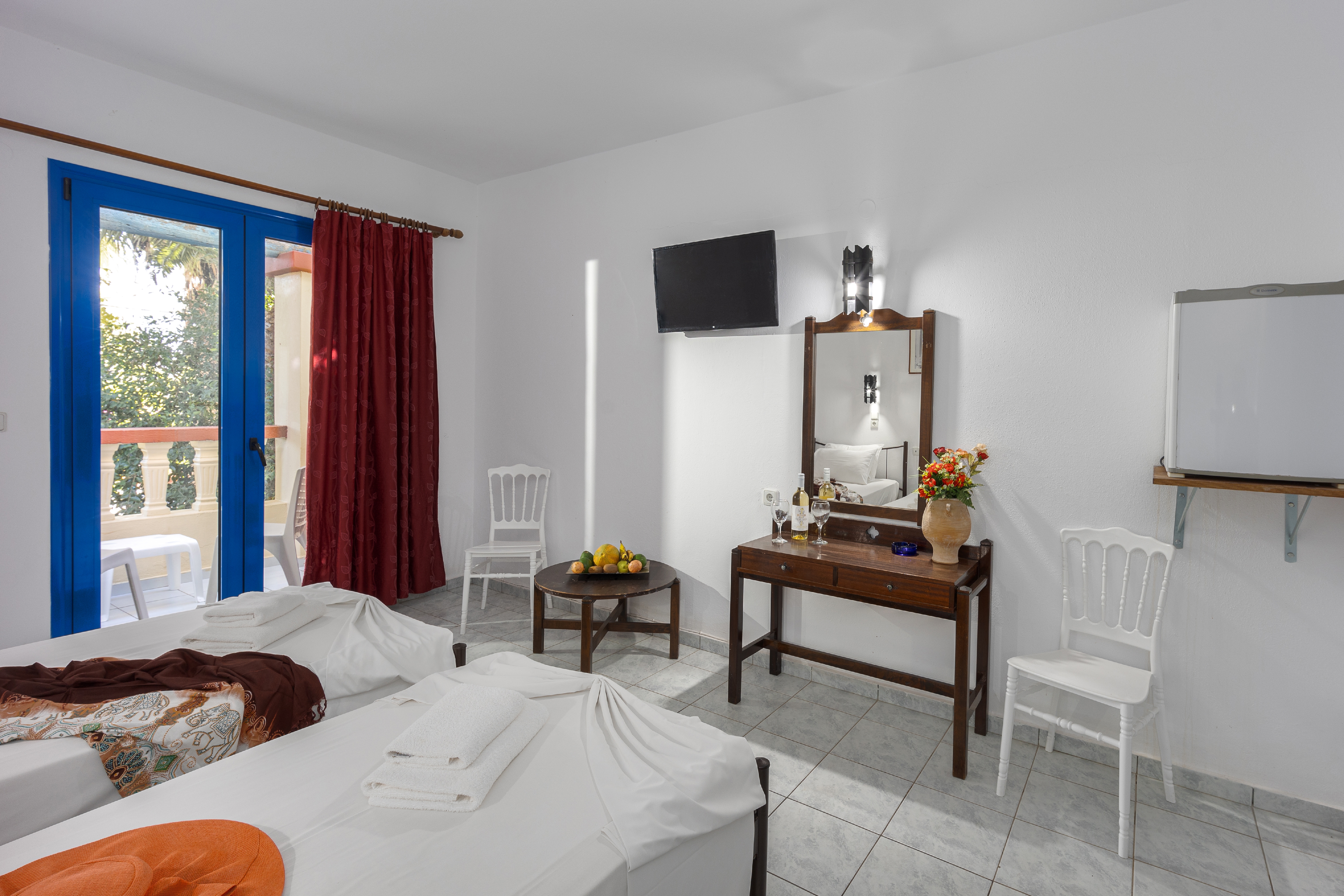 DOUBLE ROOM