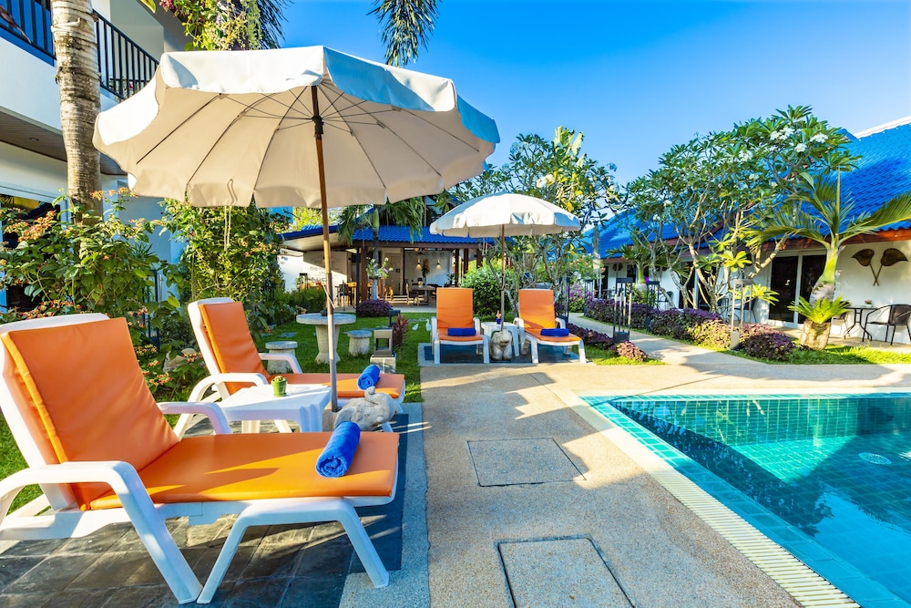 Phuket Airport Hotel 67/74
