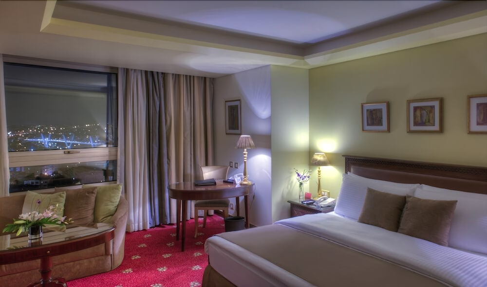 Le Royal Amman 17/75