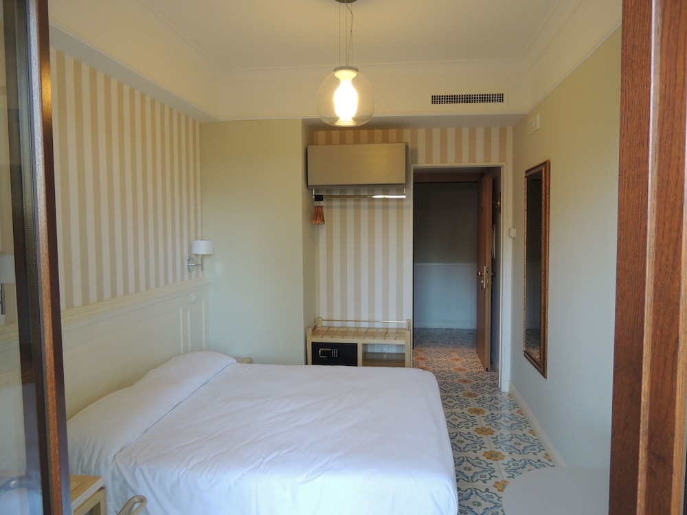 Hotel Zeus Pompei 22/50