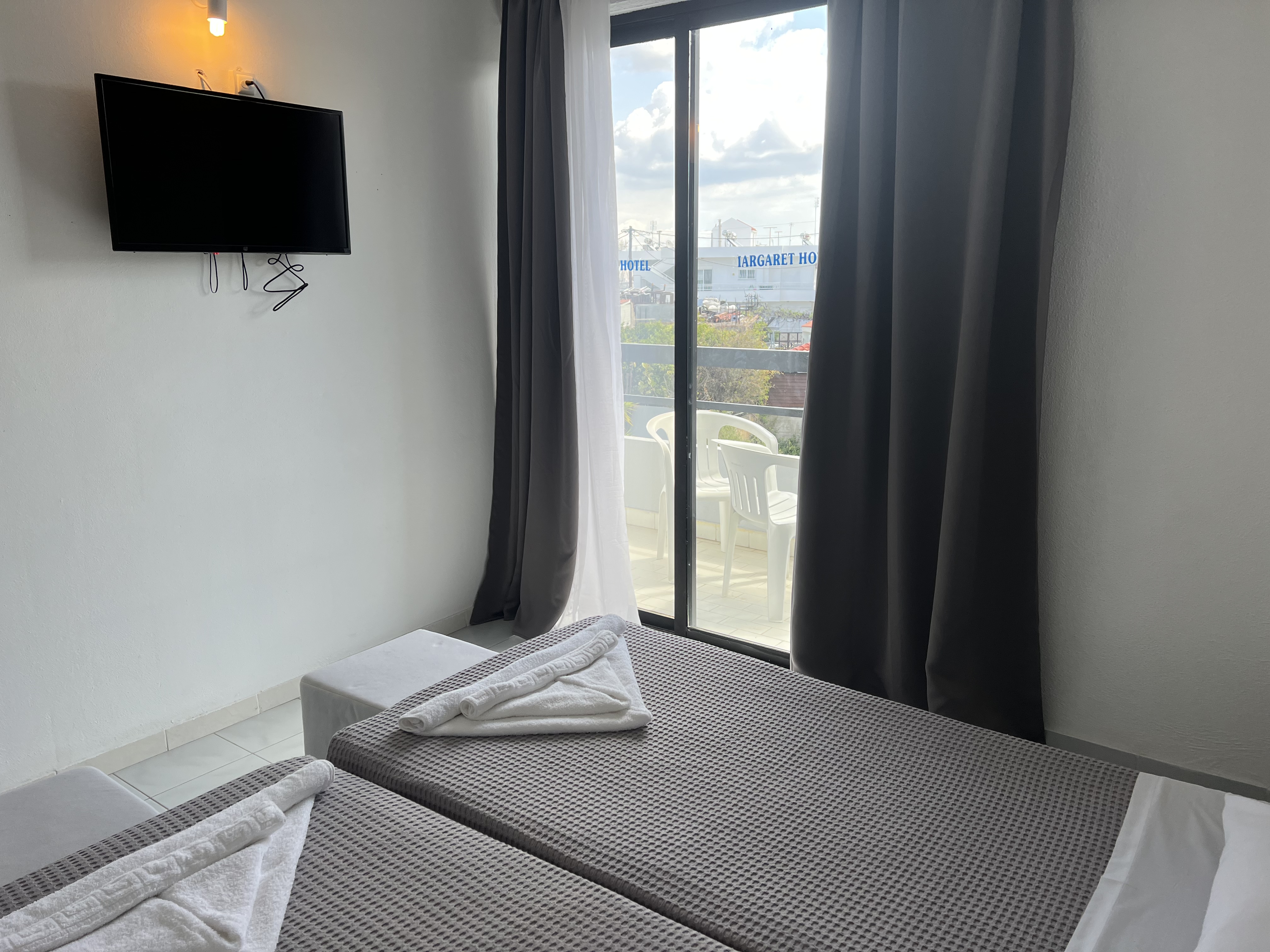 1 BEDROOM, APARTMENT