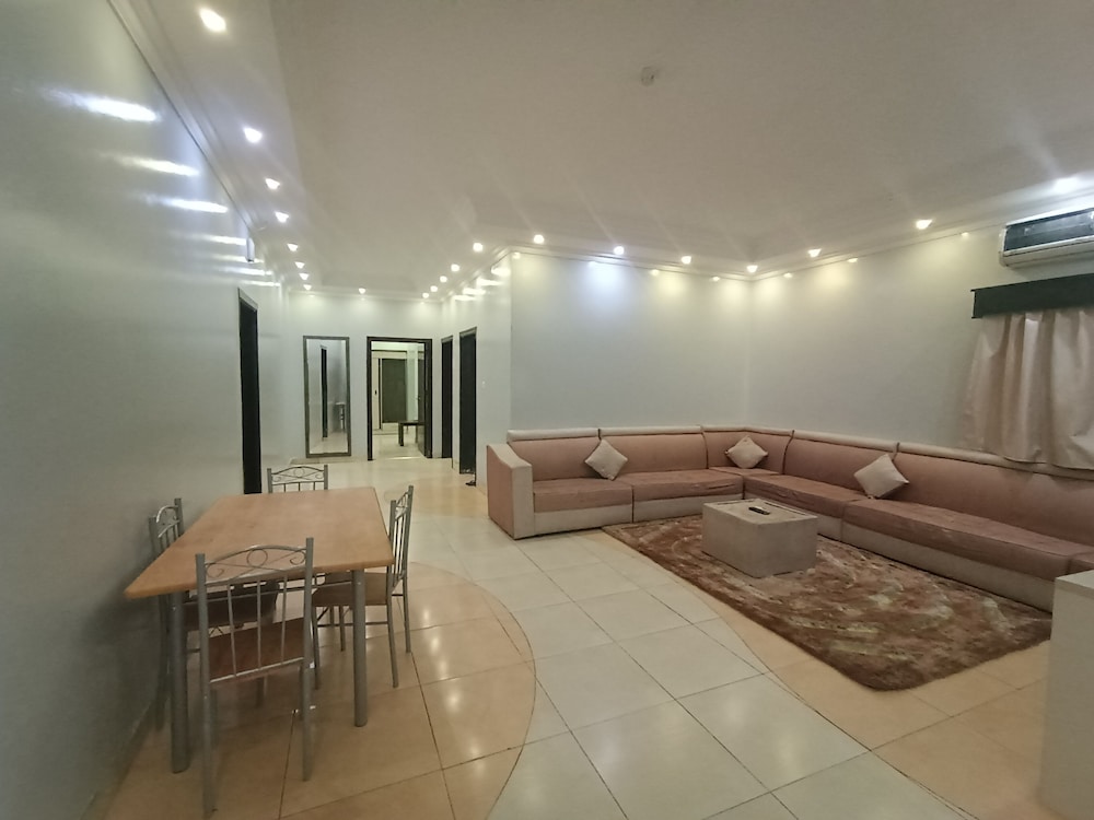 برج الحياة -الملز(Burj Al Hayat Furnished Suites Al Mallaz) 38/50