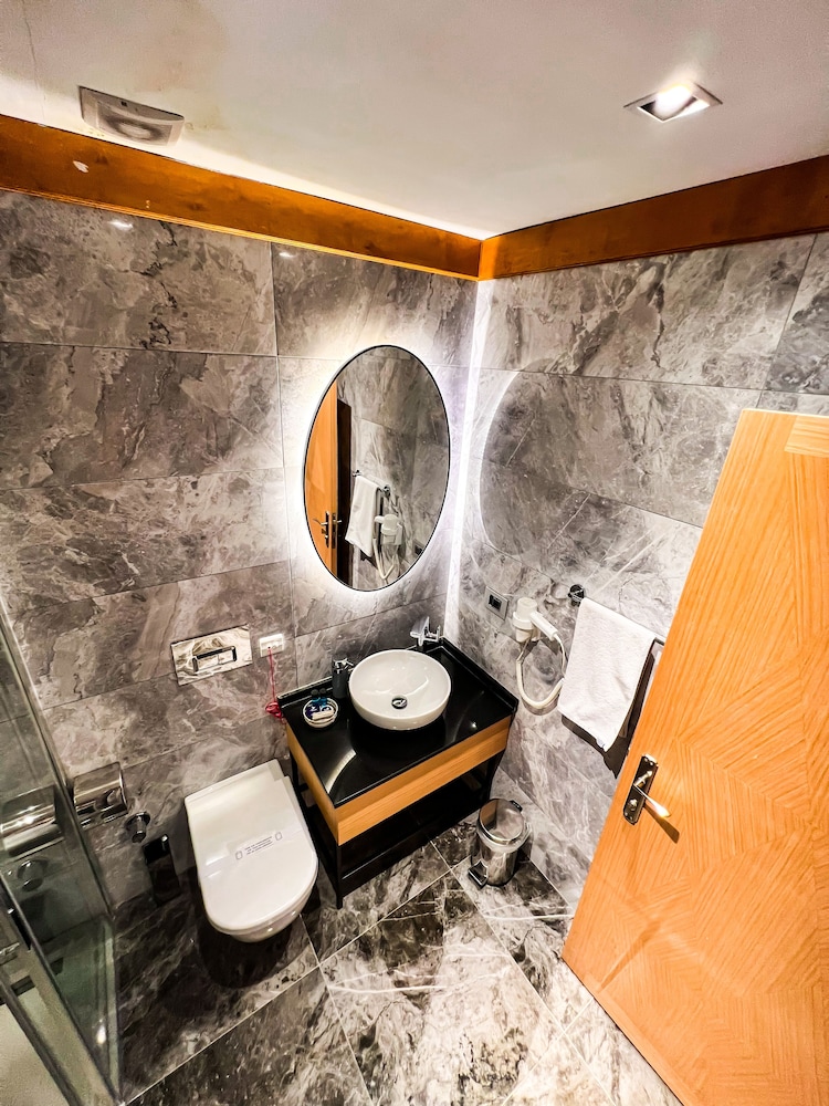 Triada Hotel Karakoy 64/65