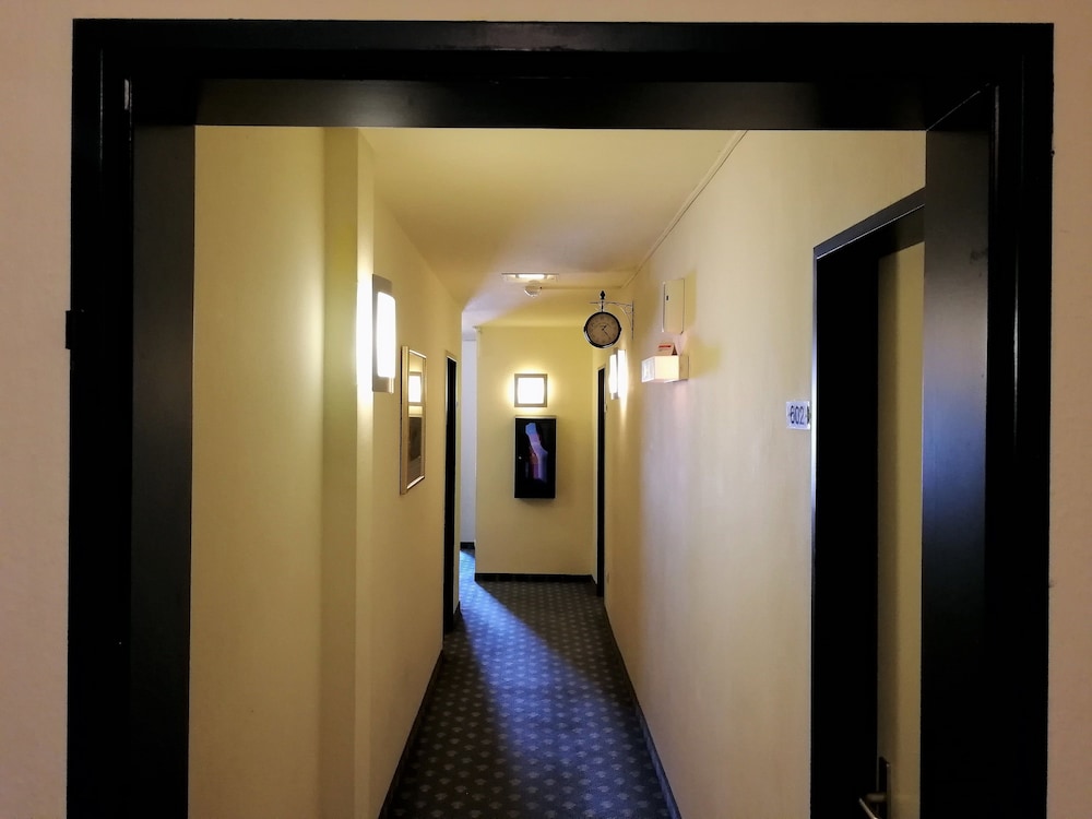 Hotel Konigshof The Arthouse 30/49