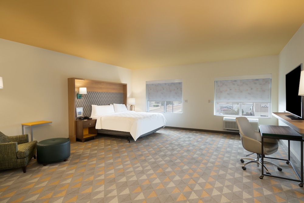 Holiday Inn And Suites Memphis Southeast Germantown 15/48