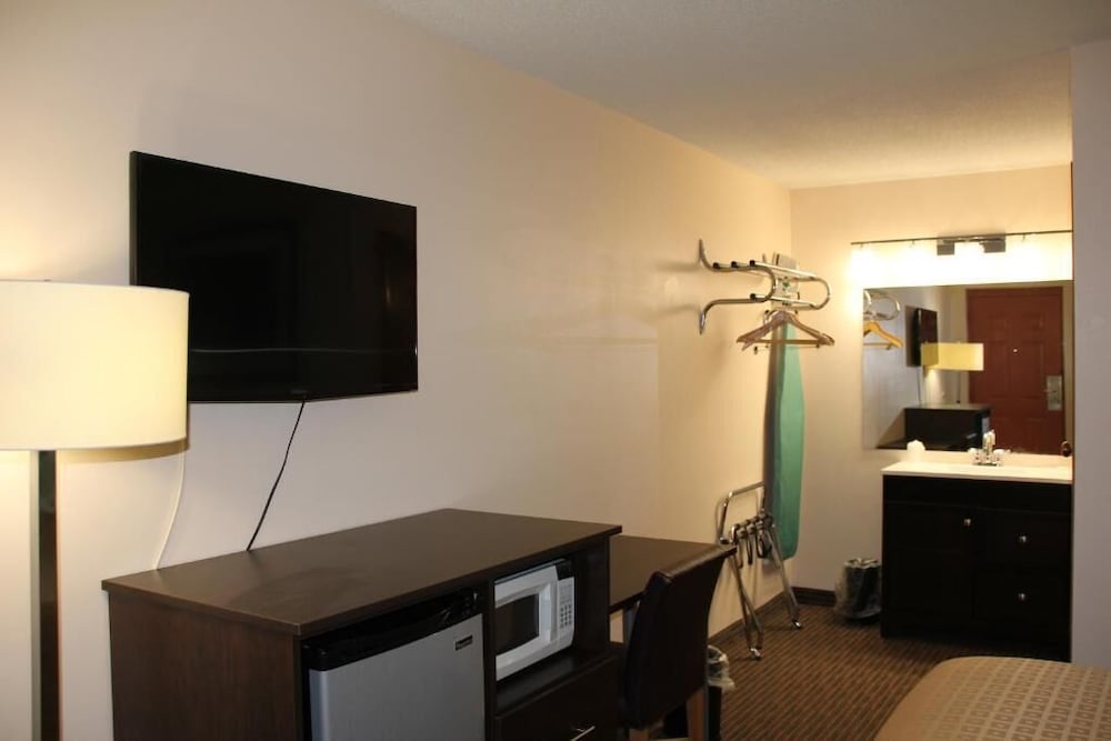 Sterling Inn Niagara Falls Near Iag Airport 28/40