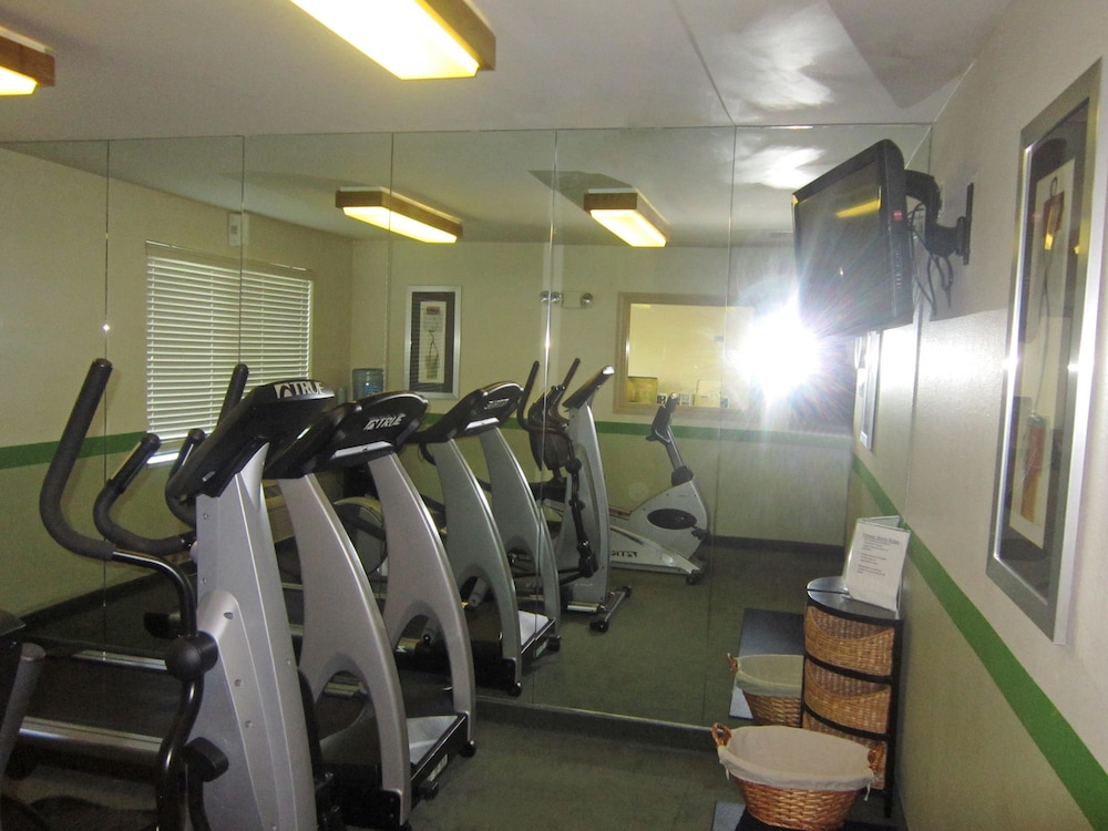 Candlewood Suites Jacksonville Southpoint by IHG 38/70