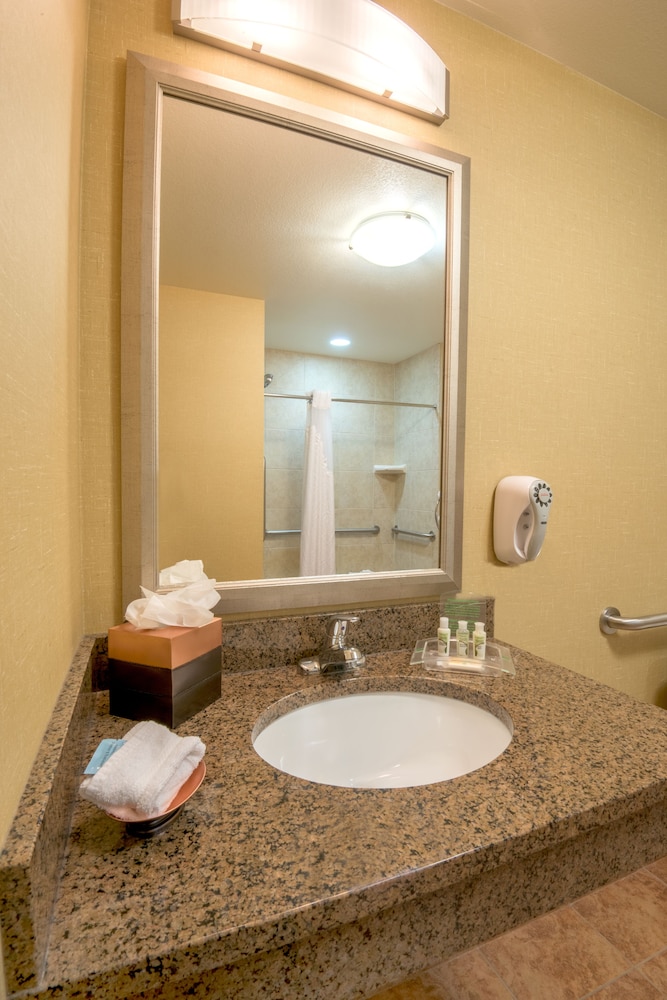 Holiday Inn Casper East - Medical Center 32/63