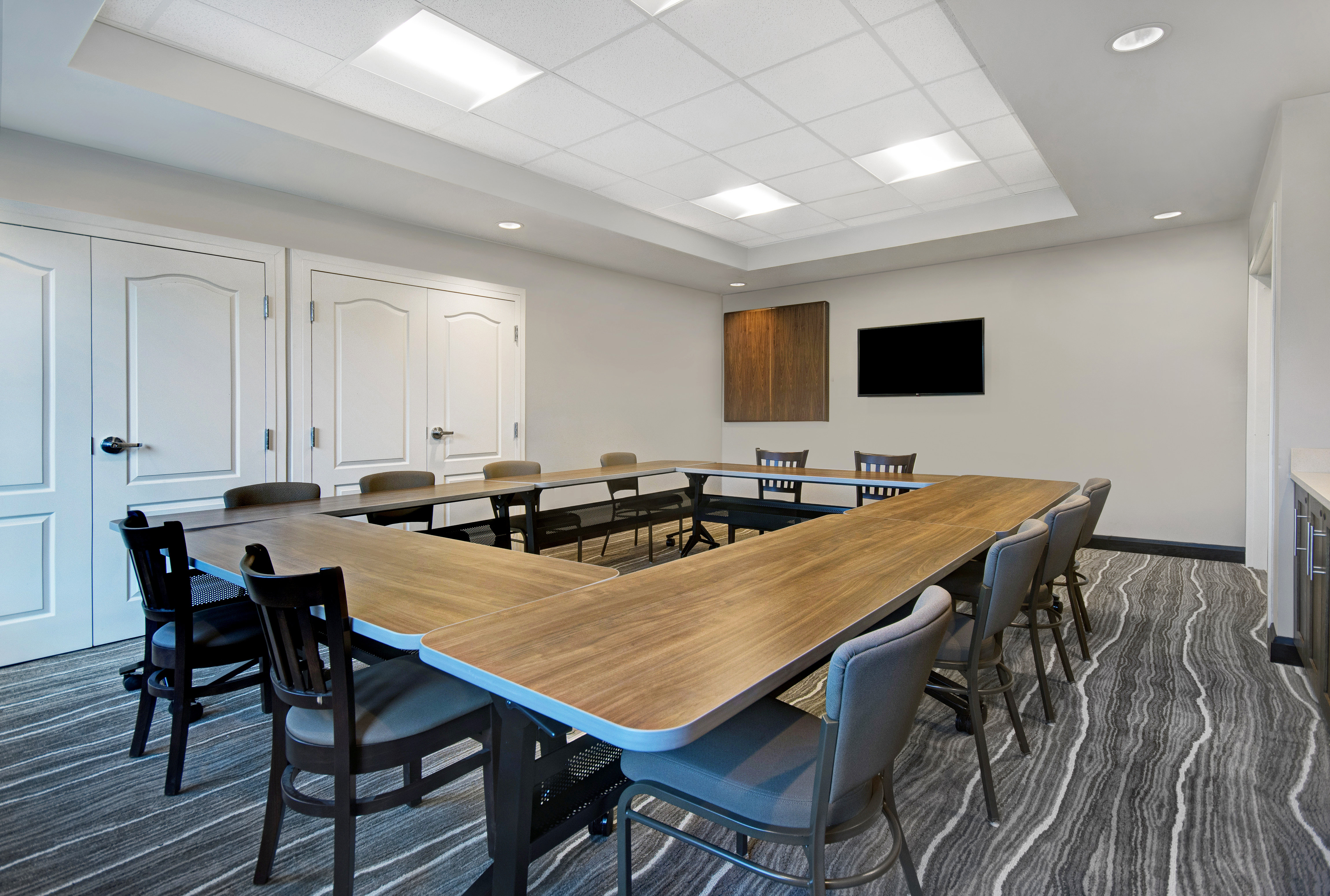 Staybridge Suites Sterling Heights Detroit Area 60/65