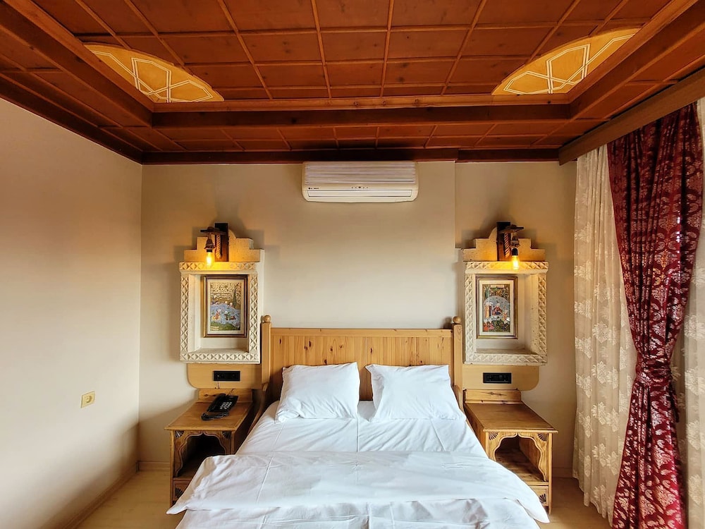 Saruhan Hotel 22/57