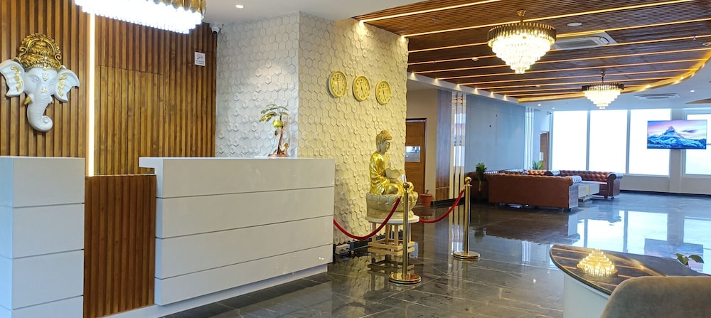 SPT Clarks Inn Suite Mandi 3/22
