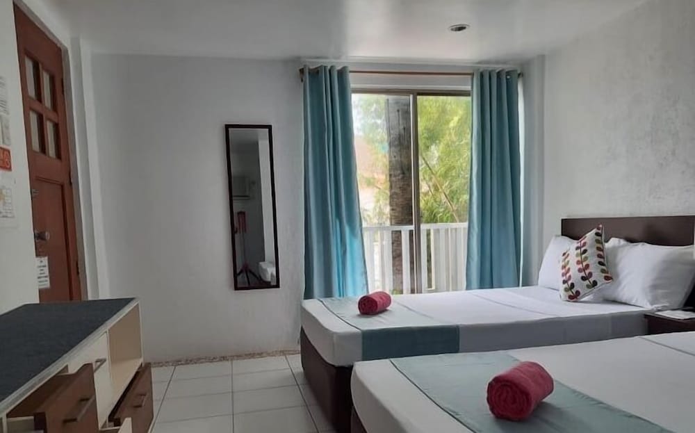 DELUXE, TWIN BEDS