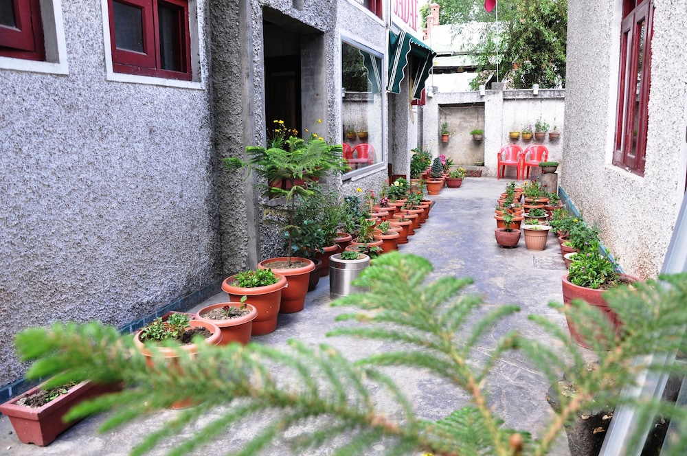 Hotel SADAF 42/45