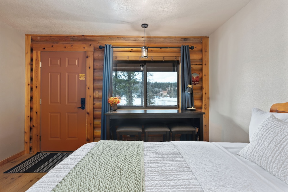 Hideaway, 2 Queen Beds