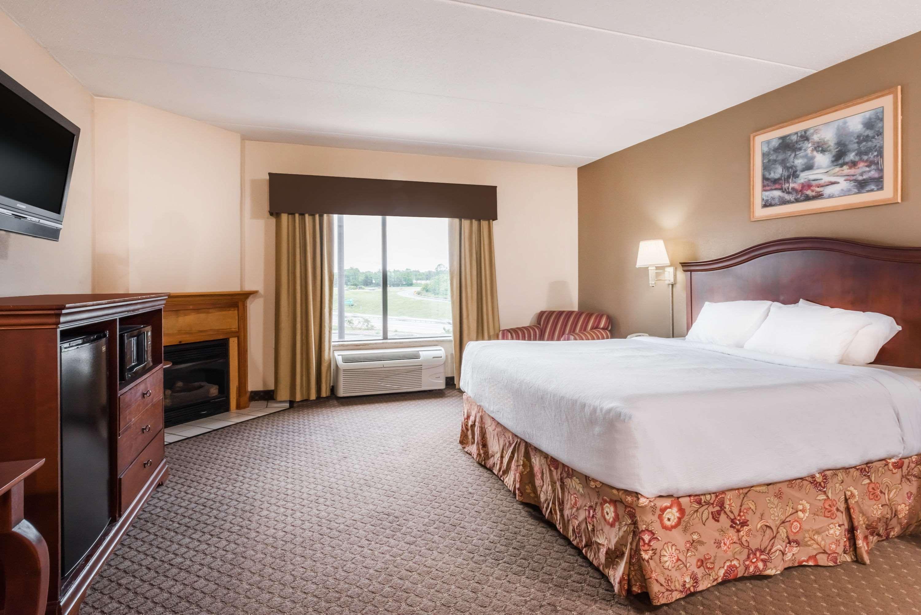 Room, King Bed, Wing B