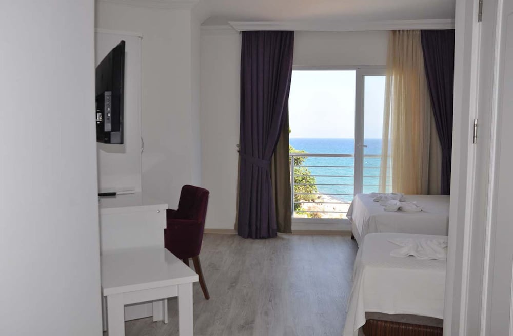 Tepe Beach Hotel 9/20
