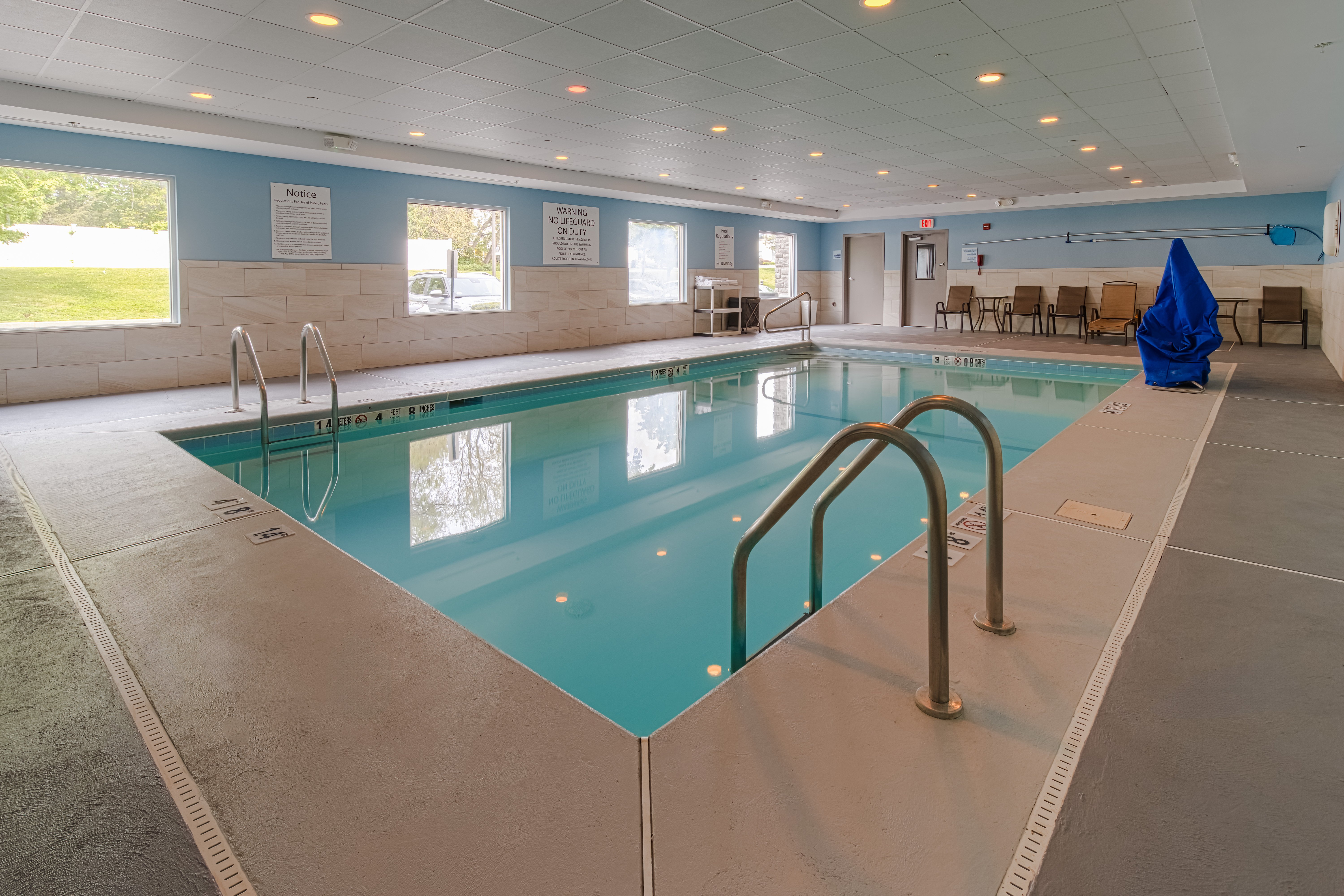 Holiday Inn Express Newington 24/50