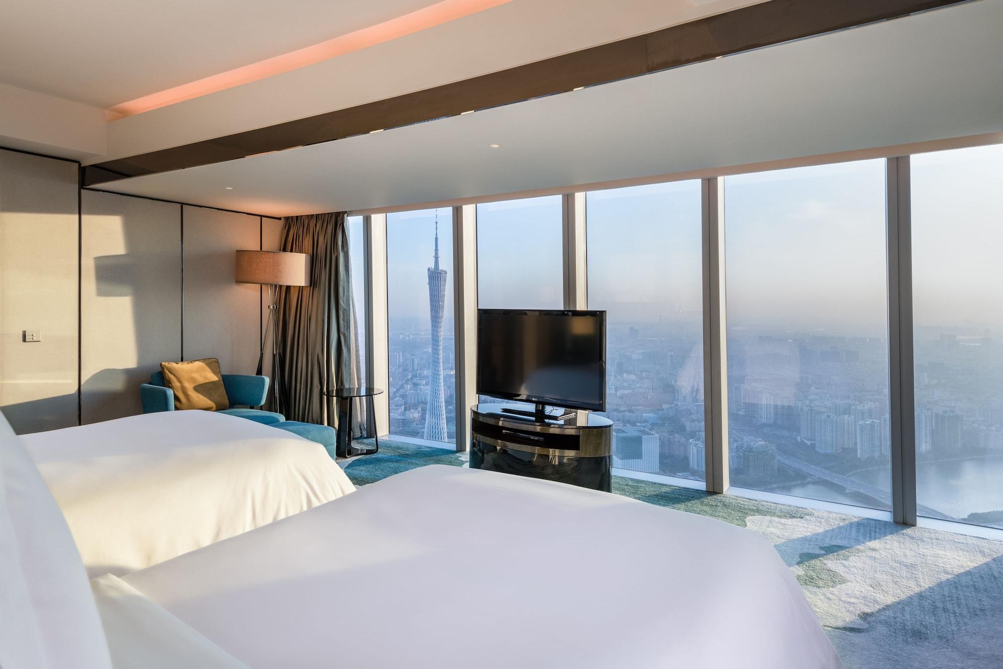 Deluxe, Suite, Twin Beds, Canton Tower View