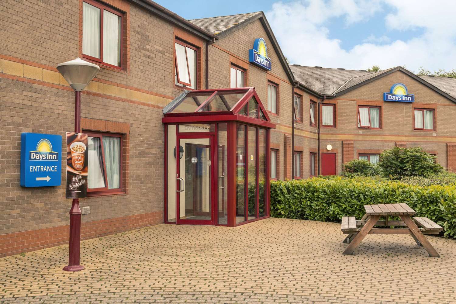 Days Inn by Wyndham Magor 8/12