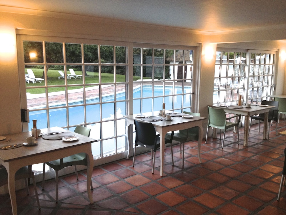 Whale Rock Luxury Lodge 55/65
