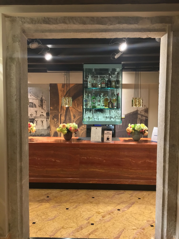 Palazzetto Madonna 7/88