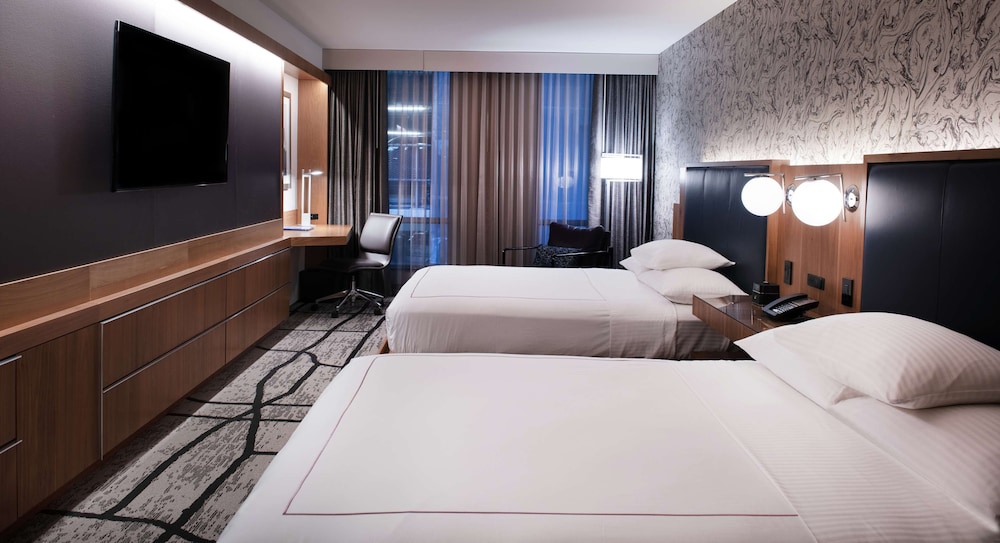 The Charter Hotel Seattle Curio Collection by Hilton 20/81
