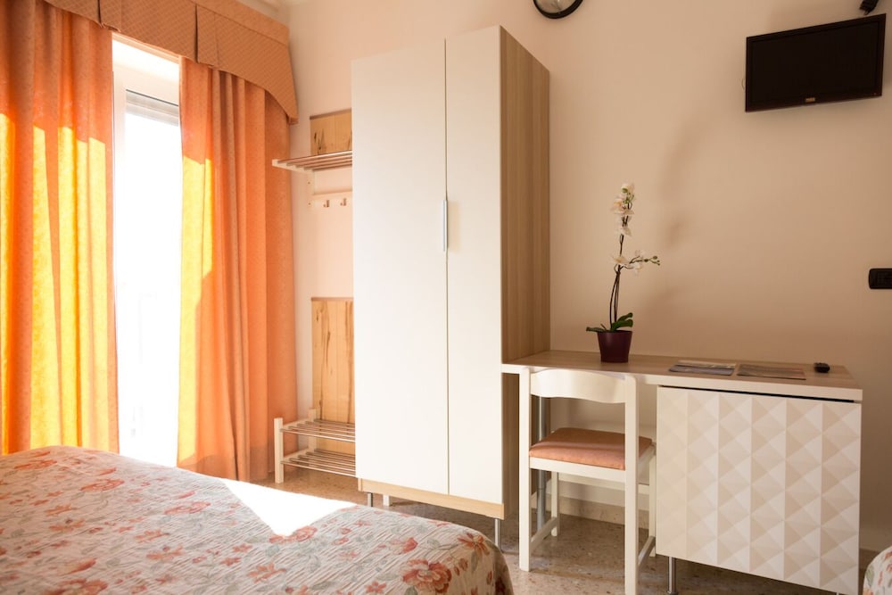 Hotel Saint Tropez 10/30