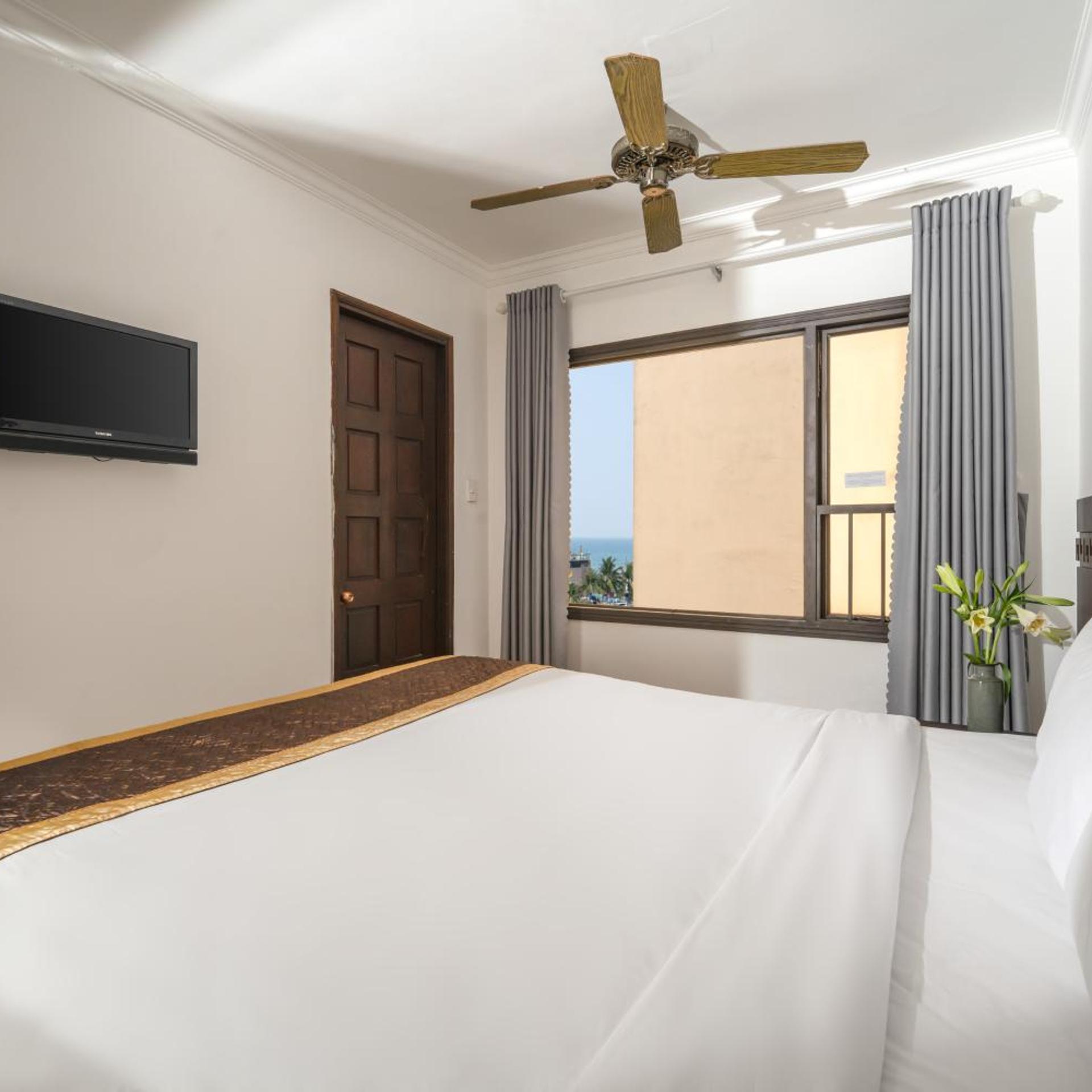 Zenta Hotel 12/28