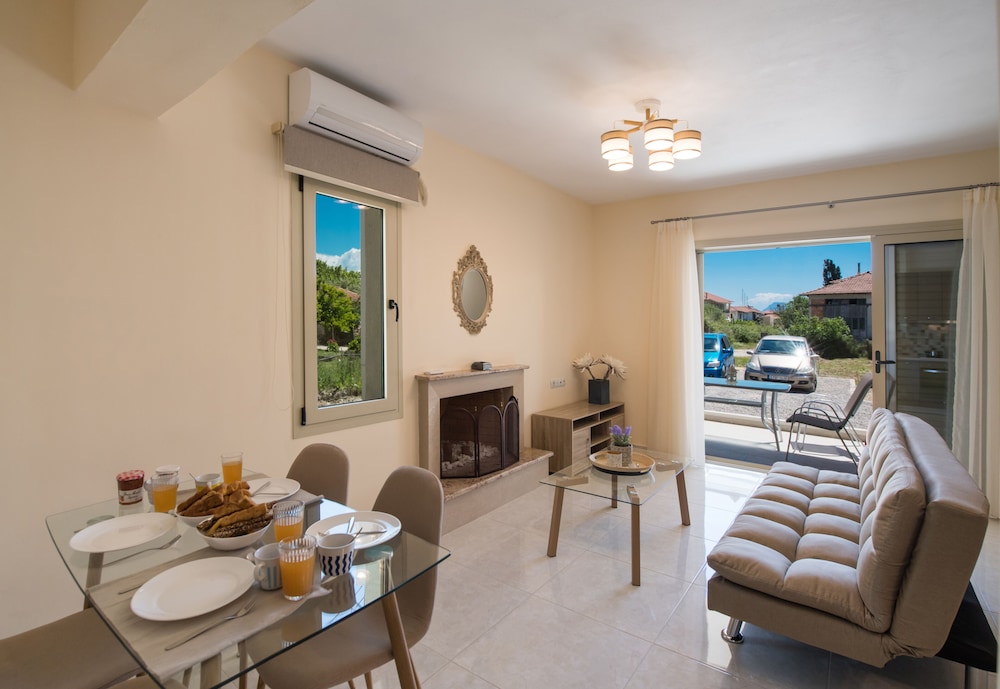 Bounatsa Studios & Apartments 37/43